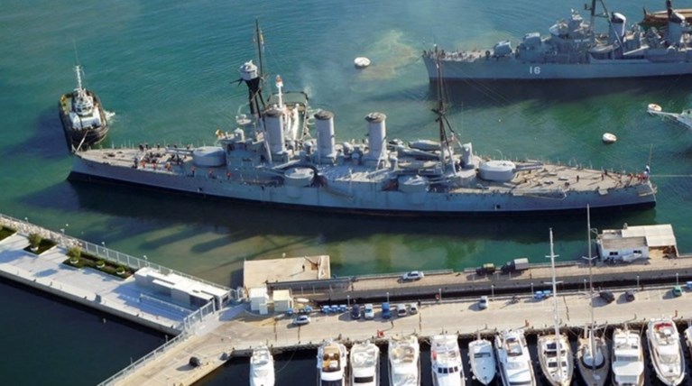 Έλυσε κάβους για Θεσσαλονίκη το θωρηκτό «Αβέρωφ»