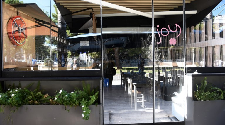 Ξεκαθάρισμα λογαριασμών με νεκρό έξω από μπαρ στη Γλυφάδα