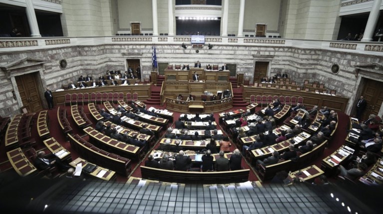 Στην κόψη του ξυραφιού το νομοσχέδιο για την ταυτότητα φύλου