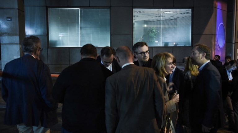 Σιωπηρή διαμαρτυρία δικηγόρων έξω από το γραφείο του Μιχάλη Ζαφειρόπουλου