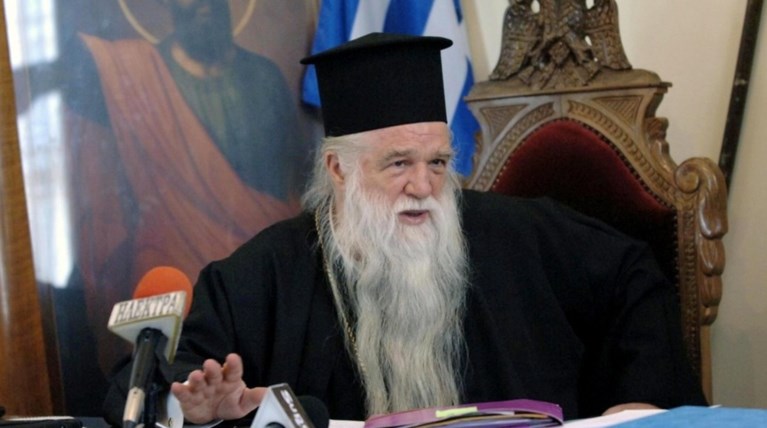 Πένθιμα οι καμπάνες για 7 μέρες στην Αιγιάλεια λόγω... φύλου