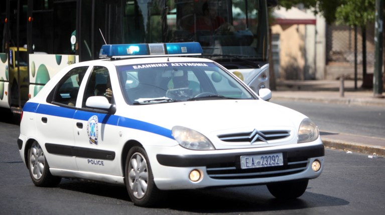 Σπείρα νεαρών άδειαζε καταστήματα, επιχειρήσεις, σπίτια και αυτοκίνητα