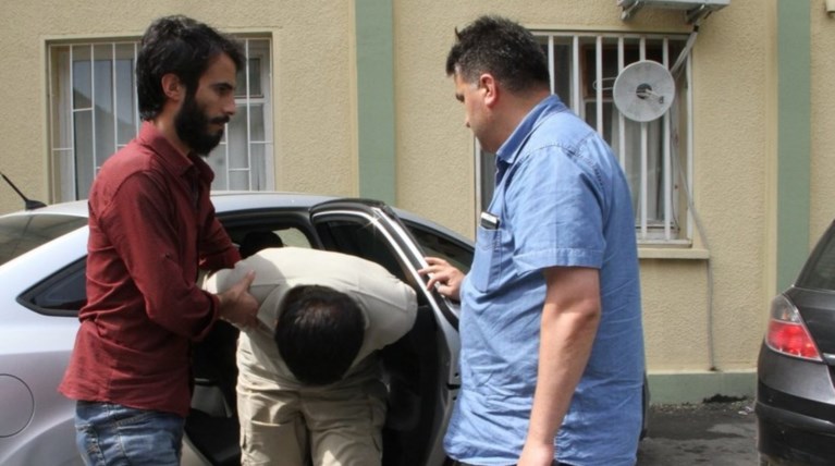 Σαρωτικές συλλήψεις αστυνομικών στην Τουρκία για το πραξικόπημα