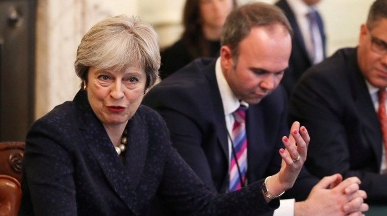 Τερέζα Μέι: Το να είσαι τρανς δεν είναι ασθένεια