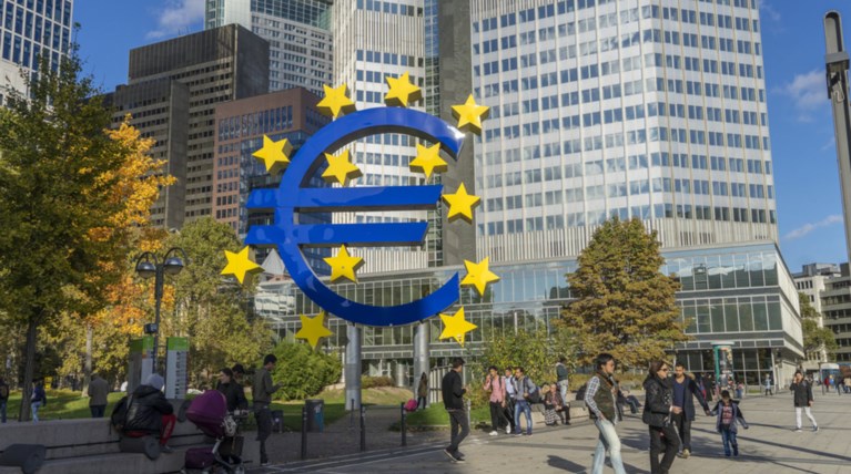 Η ΕΚΤ διατηρεί έως το Σεπτέμβριο του 2018 το QE, τι περικόπτει