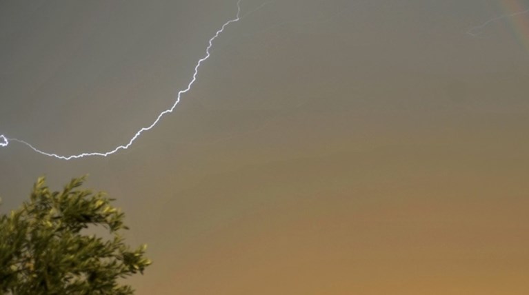 Συννεφιά, κρύο και ασθενείς βροχές σε όλη τη χώρα