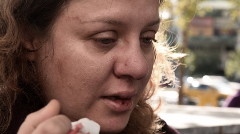 Τραμπούκικη επίθεση χρυσαυγιτών σε δικηγόρο έξω από το Εφετείο