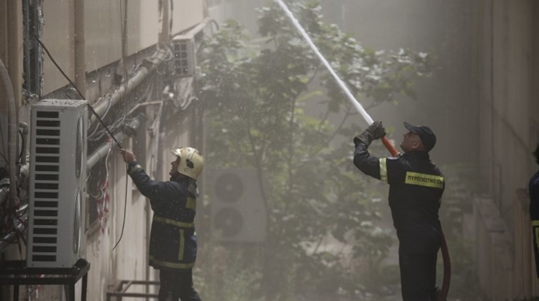Υπό έλεγχο η φωτιά στο νοσοκομείο "Παπαδημητρίου"