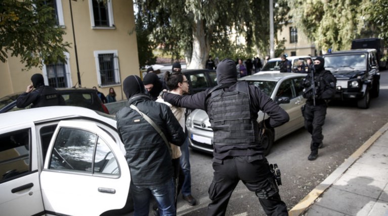 Εφοδος αντιεξουσιαστών στο Εφετείο για τον Κ. Γιαγτζόγλου