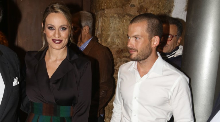 Ελεονώρα Μελέτη: Σπάνια έξοδος για καφέ με τη ολόιδια μαμά της [Εικόνες]