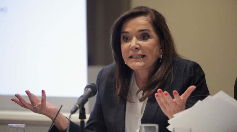 Μπακογιάννη: Πώς είναι δυνατόν να δίνουν άδεια στο πιστόλι της 17 Νοέμβρη;