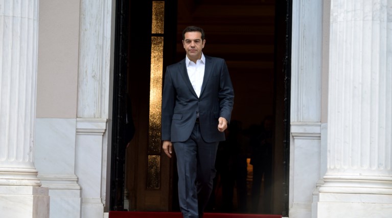 Στενεύει την κυβέρνηση το κοστούμι του ... φιλοεπενδυτή