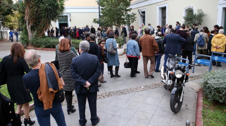 Κεντροαριστερά: Ουρές στις κάλπες, ξεπέρασε τις 120.000 η συμμετοχή