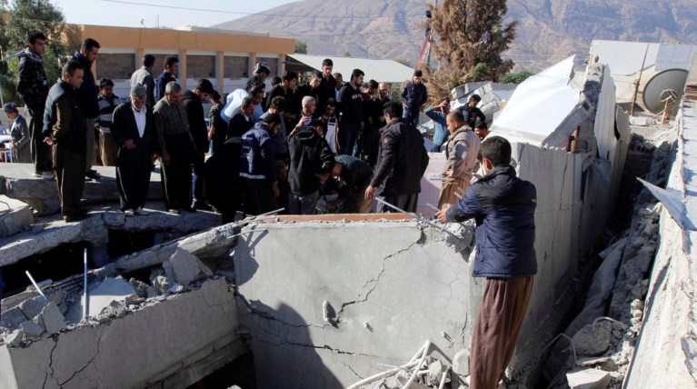 Εκατόμβη από τον σεισμό σε Ιράν - Ιράκ με 328 νεκρούς και 2.500 τραυματίες