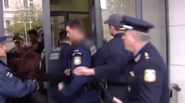 Κατάρες & προπηλακισμοί στη δίκη για το φόνο 20χρονου φοιτητή