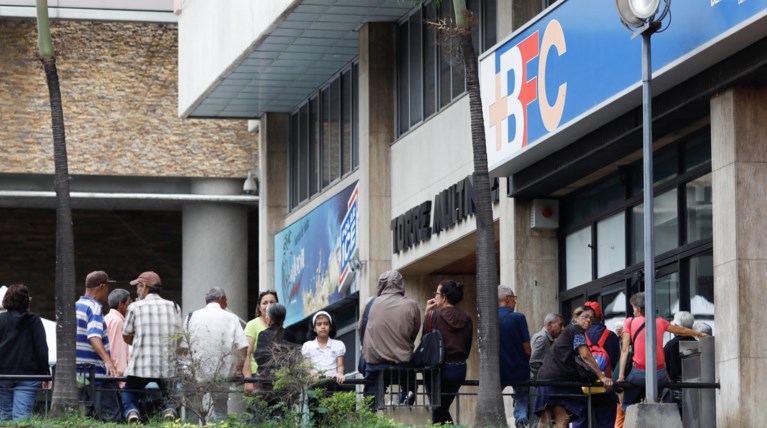 Ο S&P κήρυξε τη Βενεζουέλα σε κατάσταση μερικής χρεοκοπίας