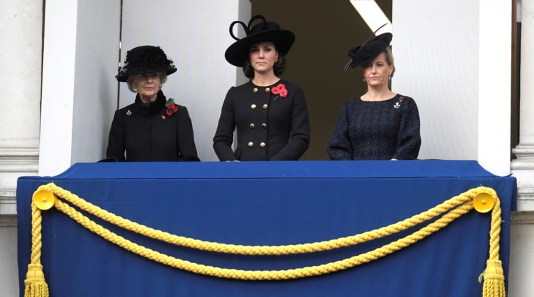 Κέιτ Μίντλετον: Το διαφορετικό - προσωρινό look στο μπαλκόνι του Μπάκιγχαμ