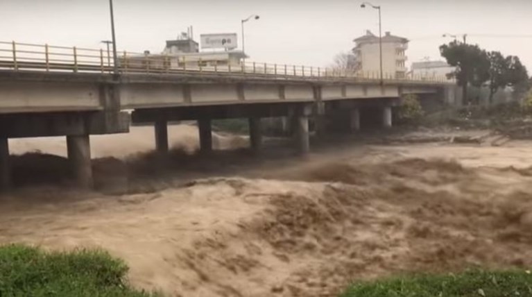 Συναγερμός και στην Κατερίνη: 300 κλήσεις στην πυροσβεστική υπηρεσία