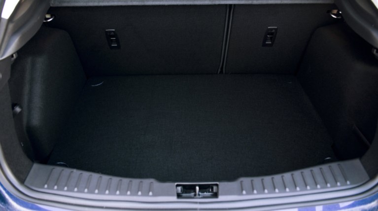 Κρύφτηκε σε πορτμπαγκάζ για να συναντηθεί με τον πρωθυπουργό!