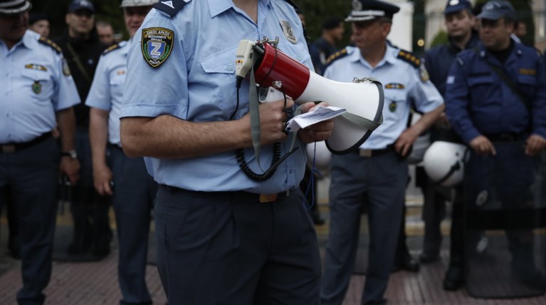Ξανά στο ΣτΕ οι ένστολοι: σε μη ανεκτά επίπεδα οι μισθοί μας