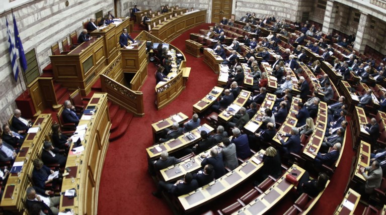 «Μάχη» στη Βουλή μεταξύ των πολιτικών αρχηγών για το μέρισμα