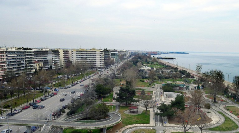 Το ΑΠΘ μίσθωσε 4 οροφο-διαμέρισματα αντί 200 € για 35 έτη!