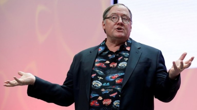 Σε αργία ο Λάσιτερ της Disney για τις «μη συναινετικές περιπτύξεις»