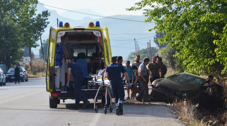 Τραγωδία στη Θήβα: 18χρονος έχασε τη ζωή τους σε μετωπική ΙΧ