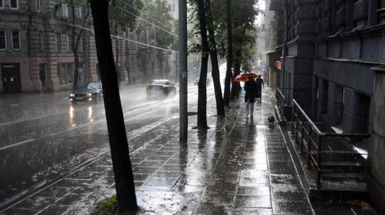 ΕΜΥ: Έκτακτο δελτίο επιδείνωσης καιρού με βροχές και χαλάζι