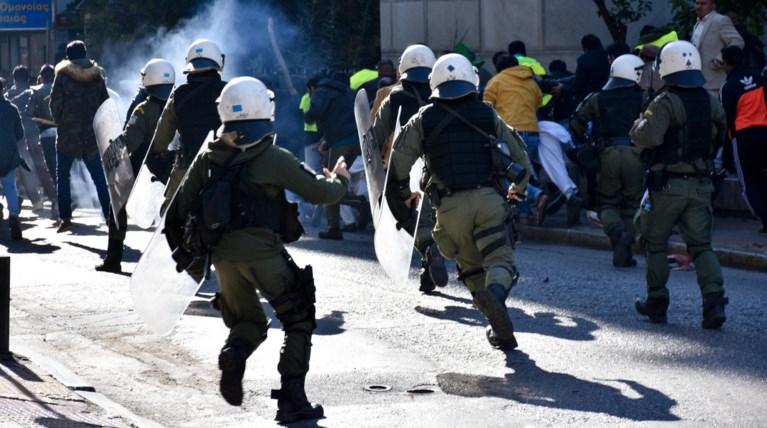 Αγριο ξύλο μεταξύ οπαδών του ΠΑΟΚ και Πακιστανών στην Αθήνα