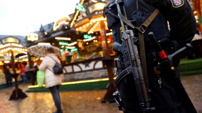 Xριστουγεννιάτικη αγορά Βερολίνου: Πρέτσελ, ζεστό κρασί & μέτρα ασφαλείας