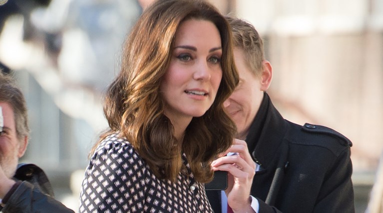 Κέιτ Μίντλετον: Πανέμορφη στην πρώτη εμφάνιση μετά τον αρραβώνα του Χάρι