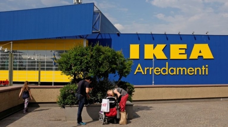 Απεργία στο Ikea για απόλυση μάνας παιδιού με ειδικές ανάγκες