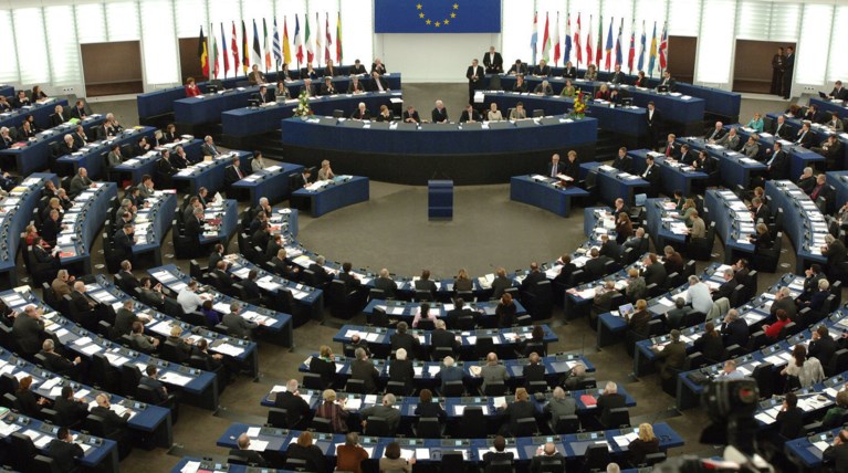Το Ευρωκοινοβούλιο είπε "ναι" στο εμπάργκο όπλων στη Σ. Αραβία