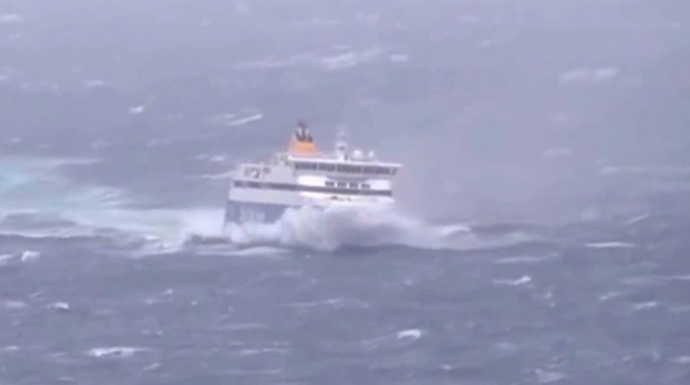 Ποια δρομολόγια πλοίων δεν εκτελούνται λόγω των ανέμων