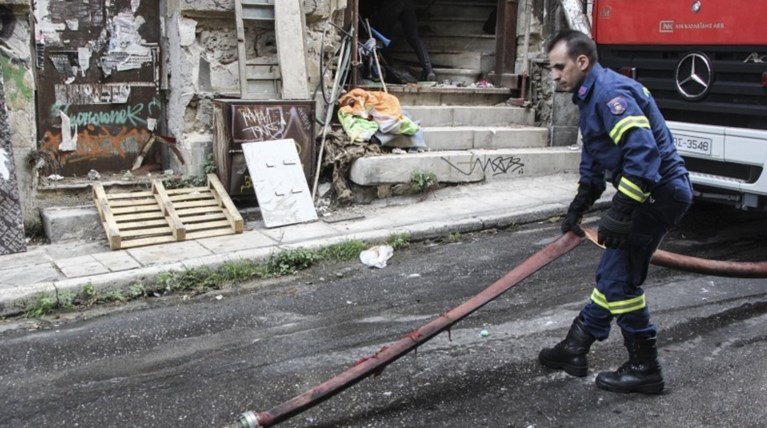 Πήγαν να κάψουν το κτίριο του ΗΣΑΠ που εκδίδονται οι ηλεκτρονικές κάρτες