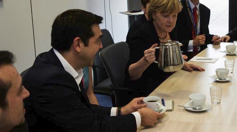 Γιατί η Άνγκελα Μέρκελ σερβίρει η ίδια τον καφέ;