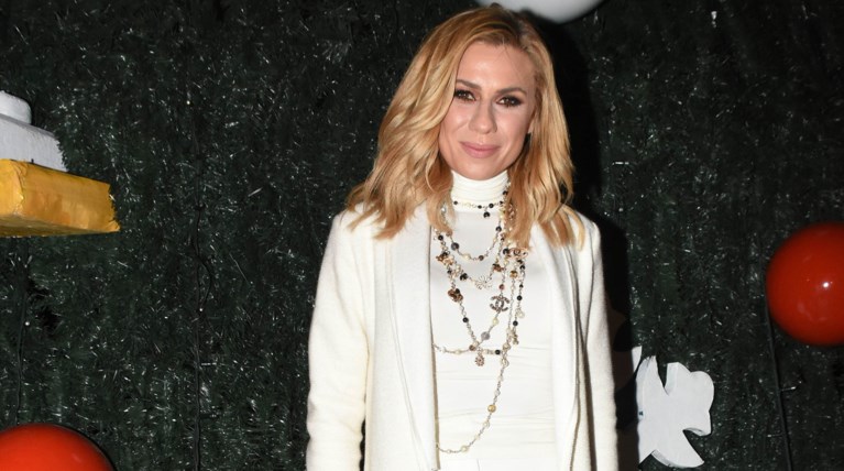 Κατερίνα Καραβάτου: Σπάνια έξοδος με την κόρη και τον γιο της [Εικόνες]