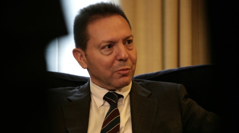 Νέο «καμπανάκι» Στουρνάρα για την υψηλή φορολογία