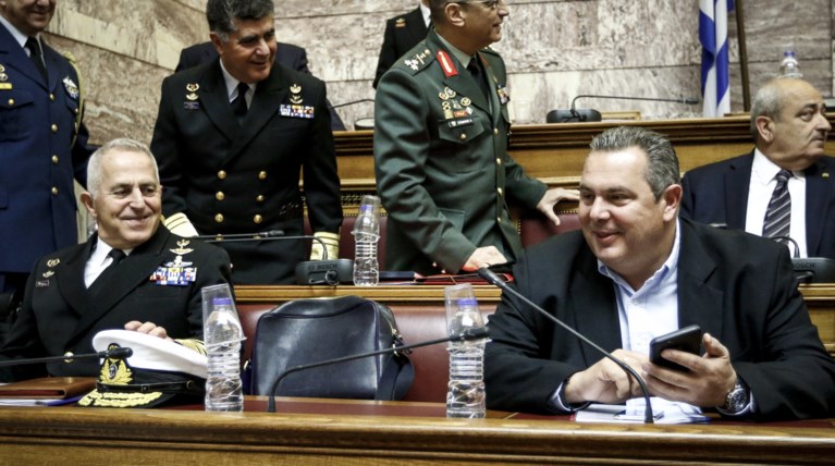 Εξηγήσεις για νέο πρόσωπο στην πώληση των όπλων ζητεί η ΝΔ από Καμμένο