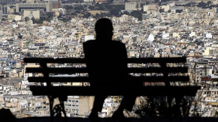 Εγκλωβισμένοι στη δίνη κατασχέσεων - πλειστηριασμών και οι εγγυητές