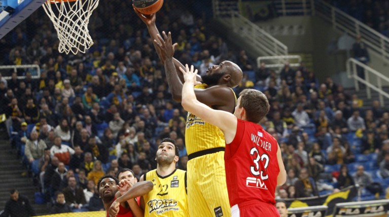 Μπάσκετ: Θριαμβευτική νίκη της ΑΕΚ επί του Ολυμπιακού  μετά από 13 χρόνια