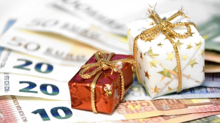 Πότε καταβάλλεται και πώς υπολογίζεται το δώρο Χριστουγέννων