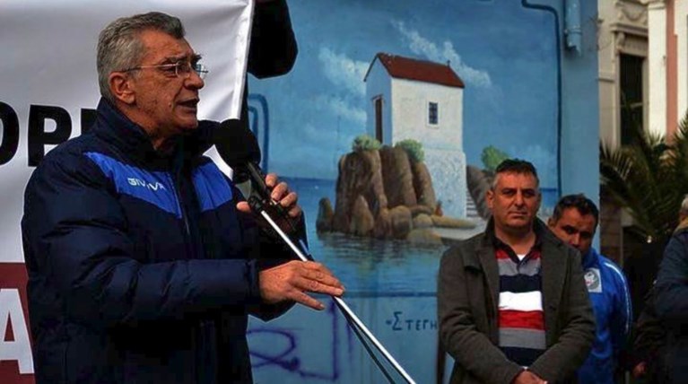 Ένταση στη Μυτιλήνη: Μπλόκο δήμου στους οικίσκους για τη Μόρια