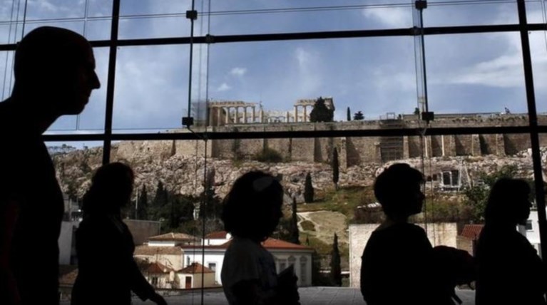 Ιδιωτικό χρέος: Η "βόμβα" των 250 δισ. που πνίγει την οικονομία