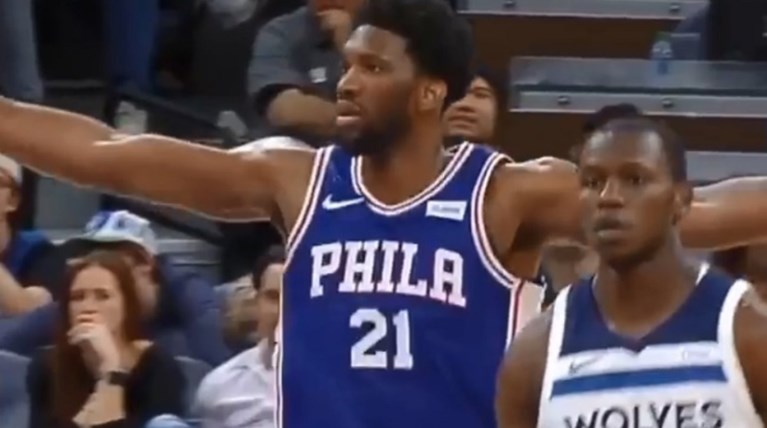 Ηγέτης των Φιλαδέλφεια ο Εμπίντ με σχεδόν "triple double"