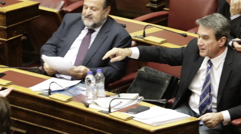 Νέα στοιχεία από Λοβέρδο στη Βουλή για τις πωλήσεις όπλων