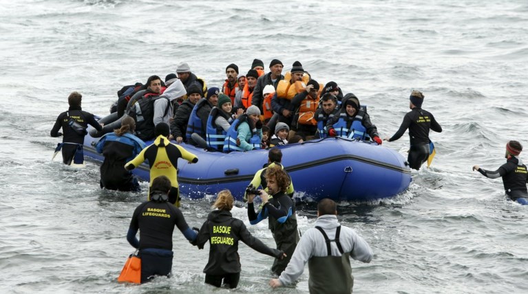 Διπλωματικό θρίλερ με 33 Τούρκους πρόσφυγες στις Οινούσσες