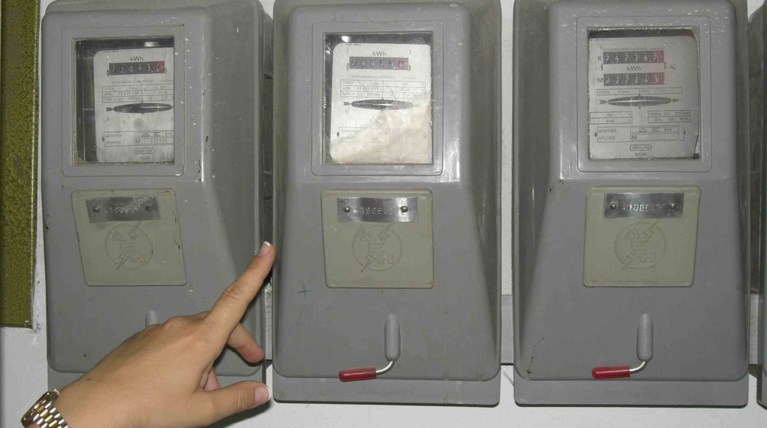 Η ΔΕΗ θα κόψει το ρεύμα σε 35.000 επιχειρήσεις & νοικοκυριά