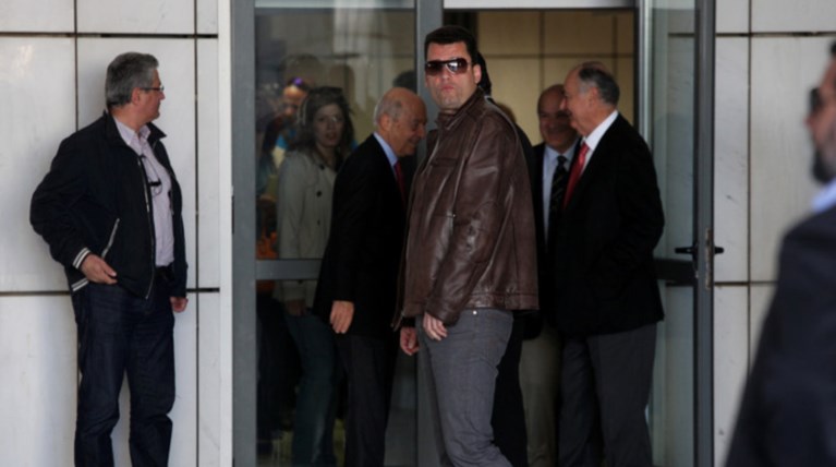 Αυτός είναι ο αστυνομικός που σκότωσε την οικογένειά του και αυτοκτόνησε